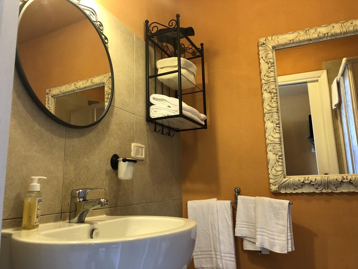 La Locanda Della Vecchia Hosteria กาวอร์ราโน ภายนอก รูปภาพ